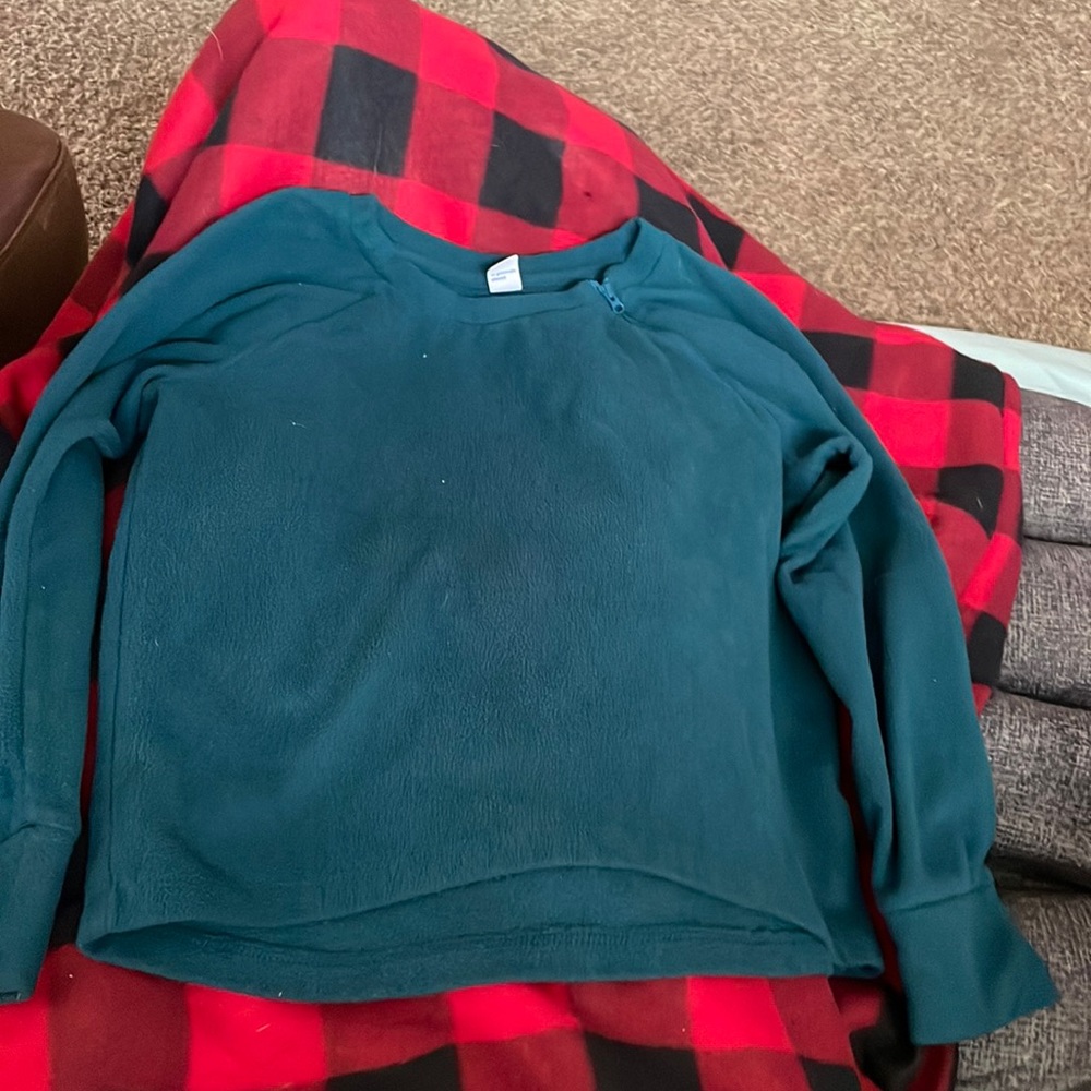 Green old navy sweater